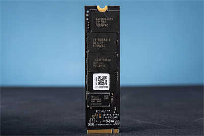 KLEVV CRAS C920 M.2 SSD 2TB 开箱测试(4)
