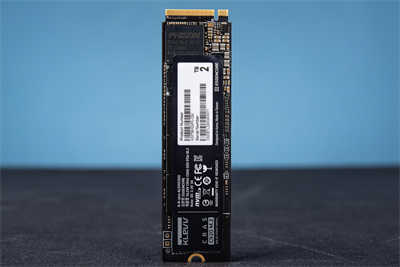 KLEVV CRAS C920 M.2 SSD 2TB 开箱测试(3)