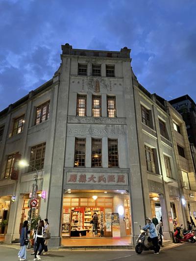 强大的夜拍能力 iPhone 12 Pro 拍摄作品分享(9)