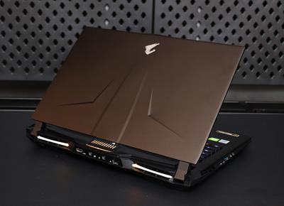 把顶级桌机变成笔电 技嘉AORUS 17X 旗舰机皇开箱评测(1)
