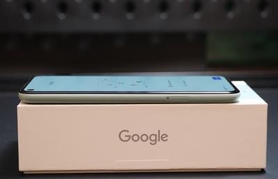 时尚耀眼的 Google Pixel 5 灰绿色版开箱与功能分享(15)