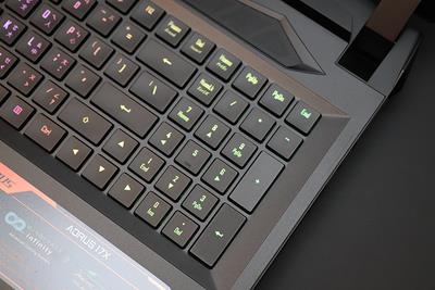 把顶级桌机变成笔电 技嘉AORUS 17X 旗舰机皇开箱评测(8)