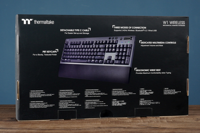 Thermaltake W1 Wireless 三模无线机械键盘开箱(2)