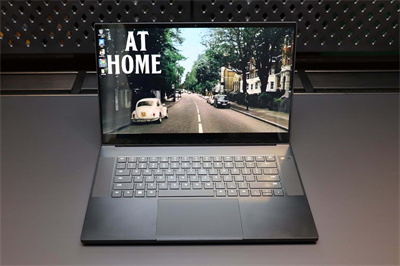 15吋窄边框顶规设计 Razer Blade 15电竞笔电开箱评测