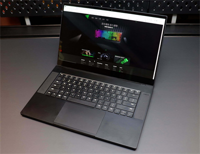 15吋窄边框顶规设计 Razer Blade 15电竞笔电开箱评测(4)