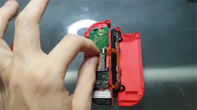 国外小伙用一张纸解决了Switch摇杆漂移问题