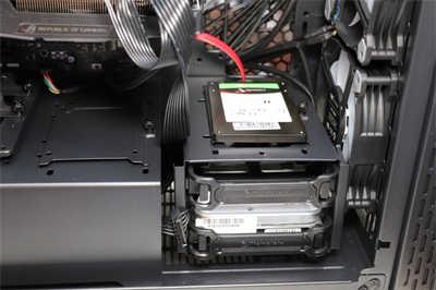 打造最炫RGB灯效电脑就靠它！曜越 S300 TG 机壳开箱+电脑安装分享(38)