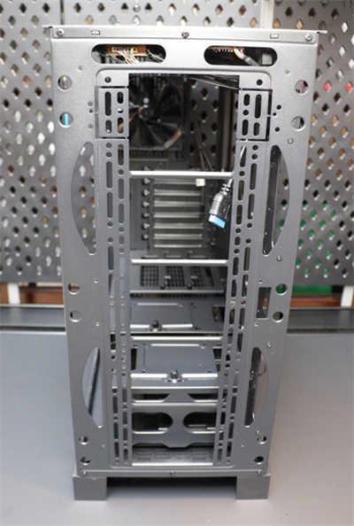 打造最炫RGB灯效电脑就靠它！曜越 S300 TG 机壳开箱+电脑安装分享(31)
