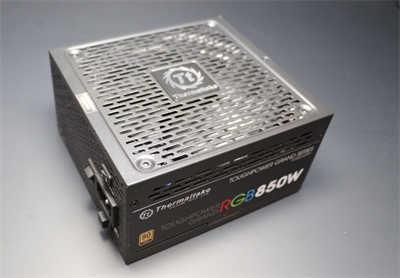打造最炫RGB灯效电脑就靠它！曜越 S300 TG 机壳开箱+电脑安装分享(24)