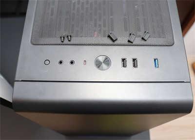 打造最炫RGB灯效电脑就靠它！曜越 S300 TG 机壳开箱+电脑安装分享(12)