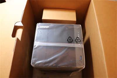 NAS DIY 超简单！扩充性超强的 QNAP TS-453D 开箱测试分享(2)