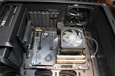 打造最炫RGB灯效电脑就靠它！曜越 S300 TG 机壳开箱+电脑安装分享(34)