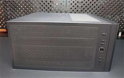 打造最炫RGB灯效电脑就靠它！曜越 S300 TG 机壳开箱+电脑安装分享(10)