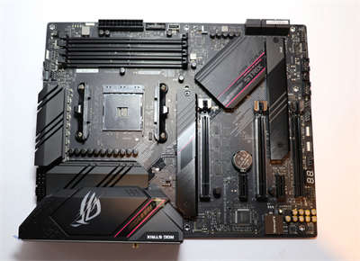 给精打细算的DIY玩家们！华硕 ROG STRIX B550-E GAMING 主机板开箱与特色介绍(8)