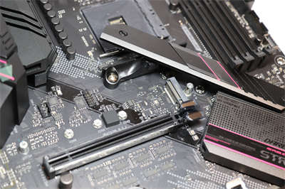 给精打细算的DIY玩家们！华硕 ROG STRIX B550-E GAMING 主机板开箱与特色介绍(24)
