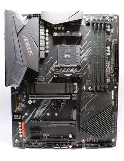 发烧音质+丰富的PCIe 4.0 等扩充能力！技嘉B550 AORUS ELITE主机板开箱(4)