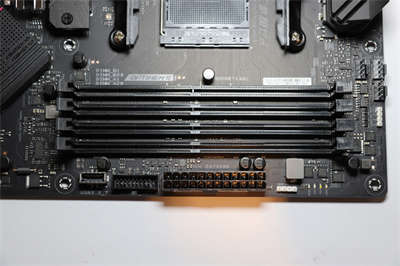 给精打细算的DIY玩家们！华硕 ROG STRIX B550-E GAMING 主机板开箱与特色介绍(16)