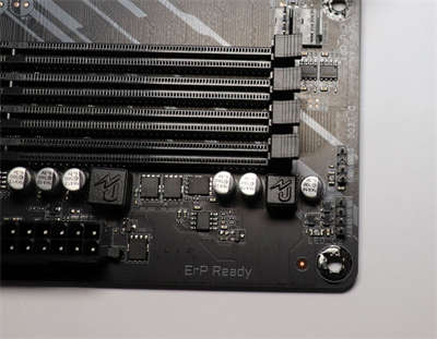 发烧音质+丰富的PCIe 4.0 等扩充能力！技嘉B550 AORUS ELITE主机板开箱(13)