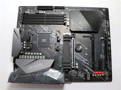 发烧音质+丰富的PCIe 4.0 等扩充能力！技嘉B550 AORUS ELITE主机板开箱(5)