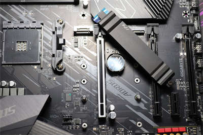 发烧音质+丰富的PCIe 4.0 等扩充能力！技嘉B550 AORUS ELITE主机板开箱(20)