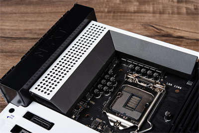 NZXT N7 Z590主机板开箱/金属装甲 一致风格(9)