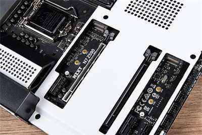 NZXT N7 Z590主机板开箱/金属装甲 一致风格(13)