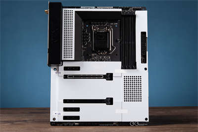 NZXT N7 Z590主机板开箱/金属装甲 一致风格(5)