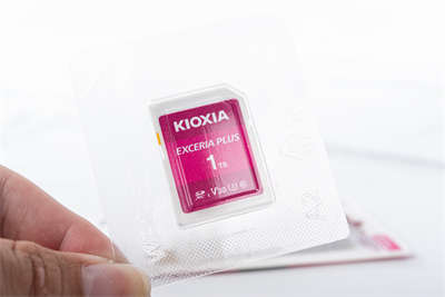 KIOXIA EXCERIA PLUS 1TB SD 记忆卡开箱/超大容量V30 U3 C10高规格-KIOXI(3)