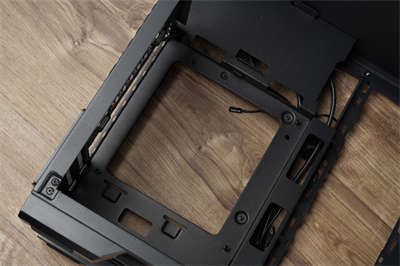 Phanteks Eclipse P200A D-RGB ITX机壳开箱/主分舱侧置水冷，支援D-RGB灯效(19)