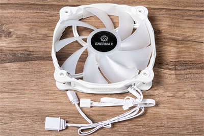ENERMAX ETS-F40-W-ARGB塔扇开箱测试/入门直触,4 热管,140mm ARGB-ENERMAX(11)