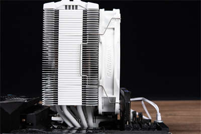 ENERMAX ETS-F40-W-ARGB塔扇开箱测试/入门直触,4 热管,140mm ARGB-ENERMAX(22)
