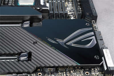 ASUS ROG Maximus XIII Extreme(M13E) 主机板/满版金属装甲强效散热(13)