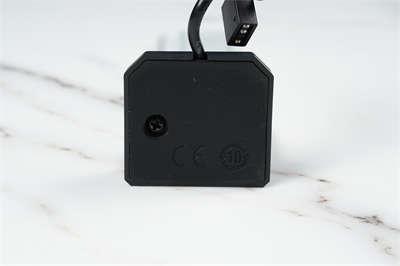 Cooler Master ARGB显示卡支架/钢化玻璃特殊设计，两种装法任君挑选(7)