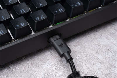 CORSAIR K65 RGB Mini 60% 机械式键盘开箱/小体积功能齐全(8)