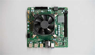 AMD推出4700S桌面套件，配备8个Zen2核心和16GB GDDR6
