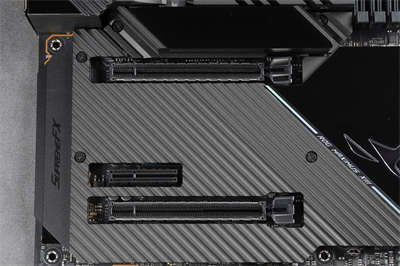 ASUS ROG Maximus XIII Extreme(M13E) 主机板/满版金属装甲强效散热(15)