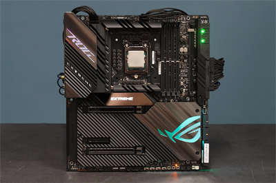 ASUS ROG Maximus XIII Extreme(M13E) 主机板/满版金属装甲强效散热(116)