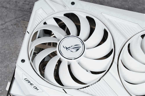 ROG Strix GeForce RTX 3080潮竞白显示卡/全白外观超吸睛(15)