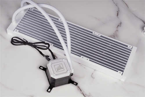CORSAIR iCUE H150i ELITE CAPELLIX WHITE一体式水冷散热器开箱/换上白色新装(3)