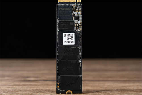 GIGABYTE AORUS Gen4 7000s SSD 1TB开箱测试(7)