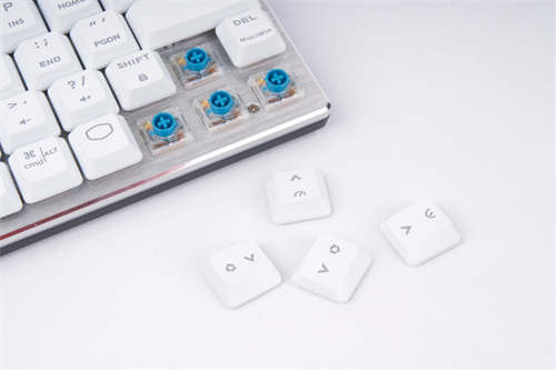 Cooler Master SK622机械键盘开箱/TCC矮轴、双模设计、原生macOS支援(10)