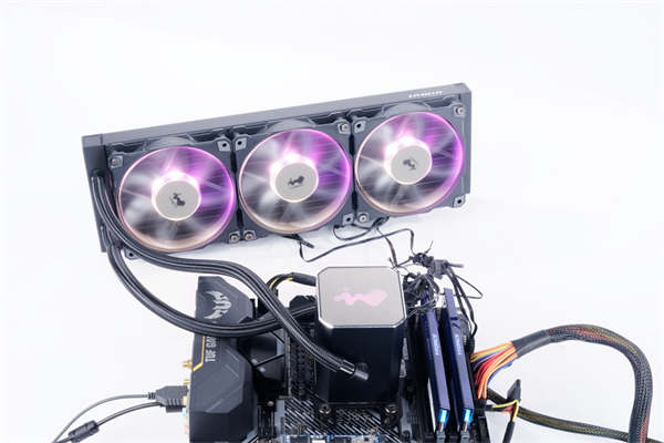 InWin SR36 PRO 360mm AIO开箱测试/一体式水冷的顶尖作品(37)