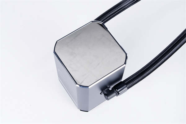 InWin SR36 PRO 360mm AIO开箱测试/一体式水冷的顶尖作品(11)