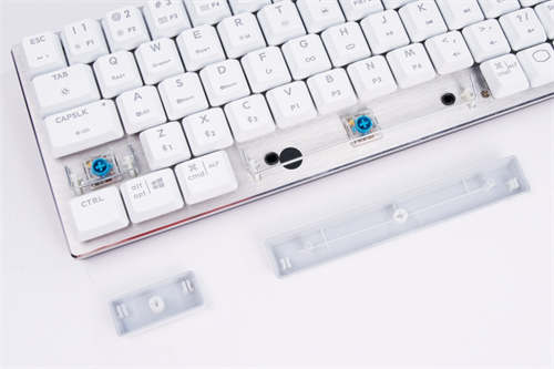 Cooler Master SK622机械键盘开箱/TCC矮轴、双模设计、原生macOS支援(13)