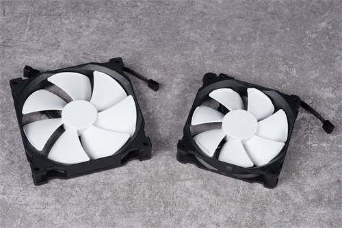 Phanteks Glacier One系列水冷散热器/7 代 ASETEK 性能保证，独家水管固定夹、无限镜灯效(8)