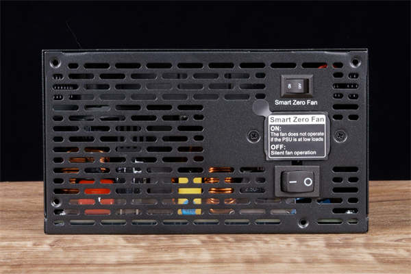 Thermaltake Toughpower PF1 850w开箱测试/全新单面板PCB设计(11)
