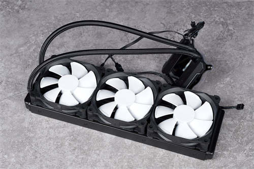 Phanteks Glacier One系列水冷散热器/7 代 ASETEK 性能保证，独家水管固定夹、无限镜灯效(5)