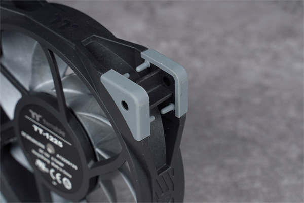 Thermaltake钢影TOUGHFAN 12 Turbo高风压风扇/2500 RPM高转速尬低噪音表现(9)