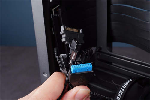Phanteks Evolv Shift 2、Shift 2 Air ITX塔式机壳开箱/背部篓空加大散热、玻璃网(37)