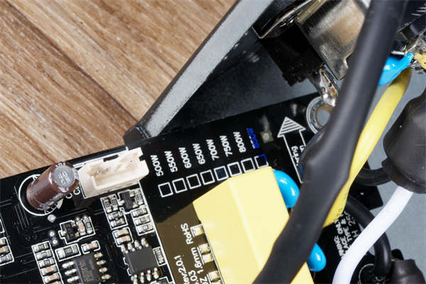 Thermaltake Toughpower PF1 850w开箱测试/全新单面板PCB设计(20)